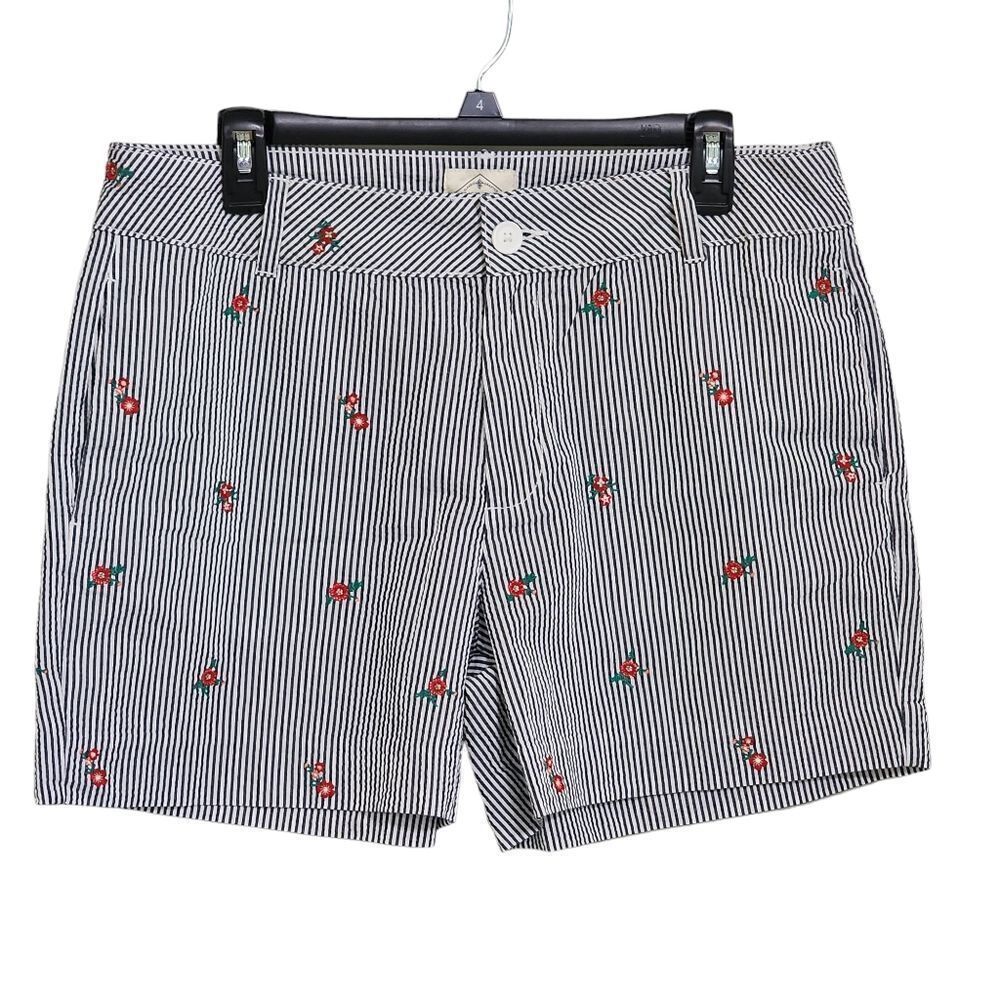 St. John's Bay shorts gray & white stripedโembroidered floral Sz 12